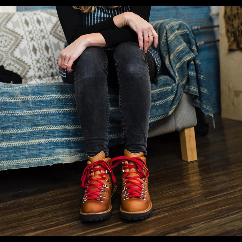 Danner Mountain Light Cascade Boots